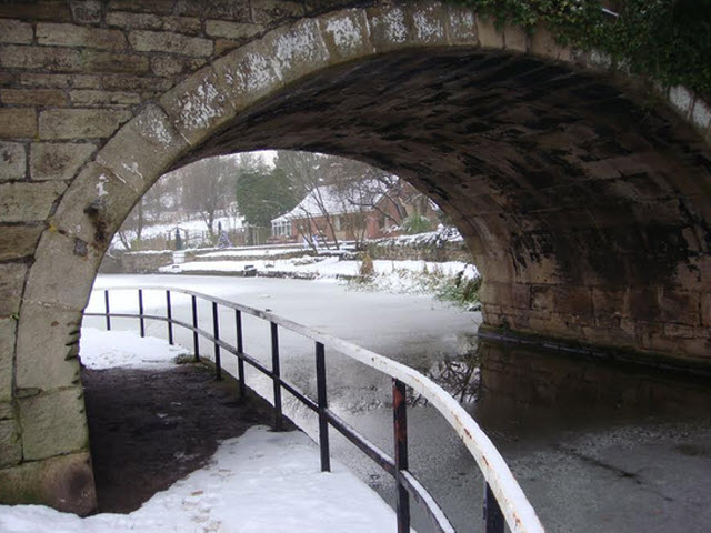 Gathurst Canal Bridge